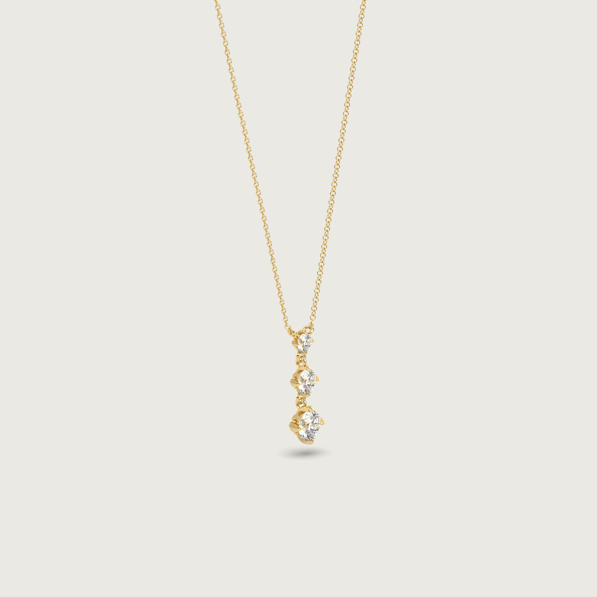 three stone diamond pendant - 18K yellow gold