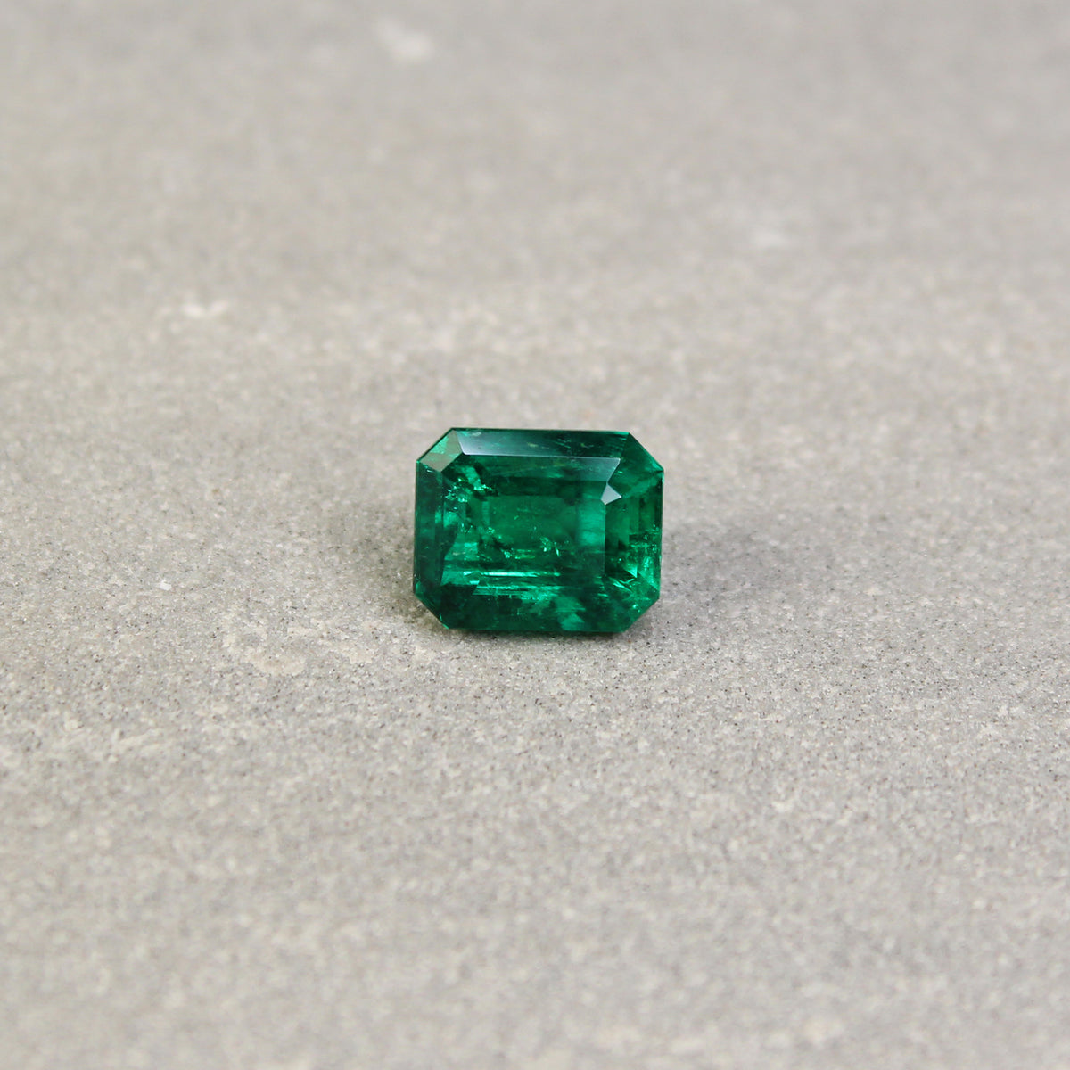 2.58ct Emerald Fleur de Luce Solitaire in 18k Yellow Gold