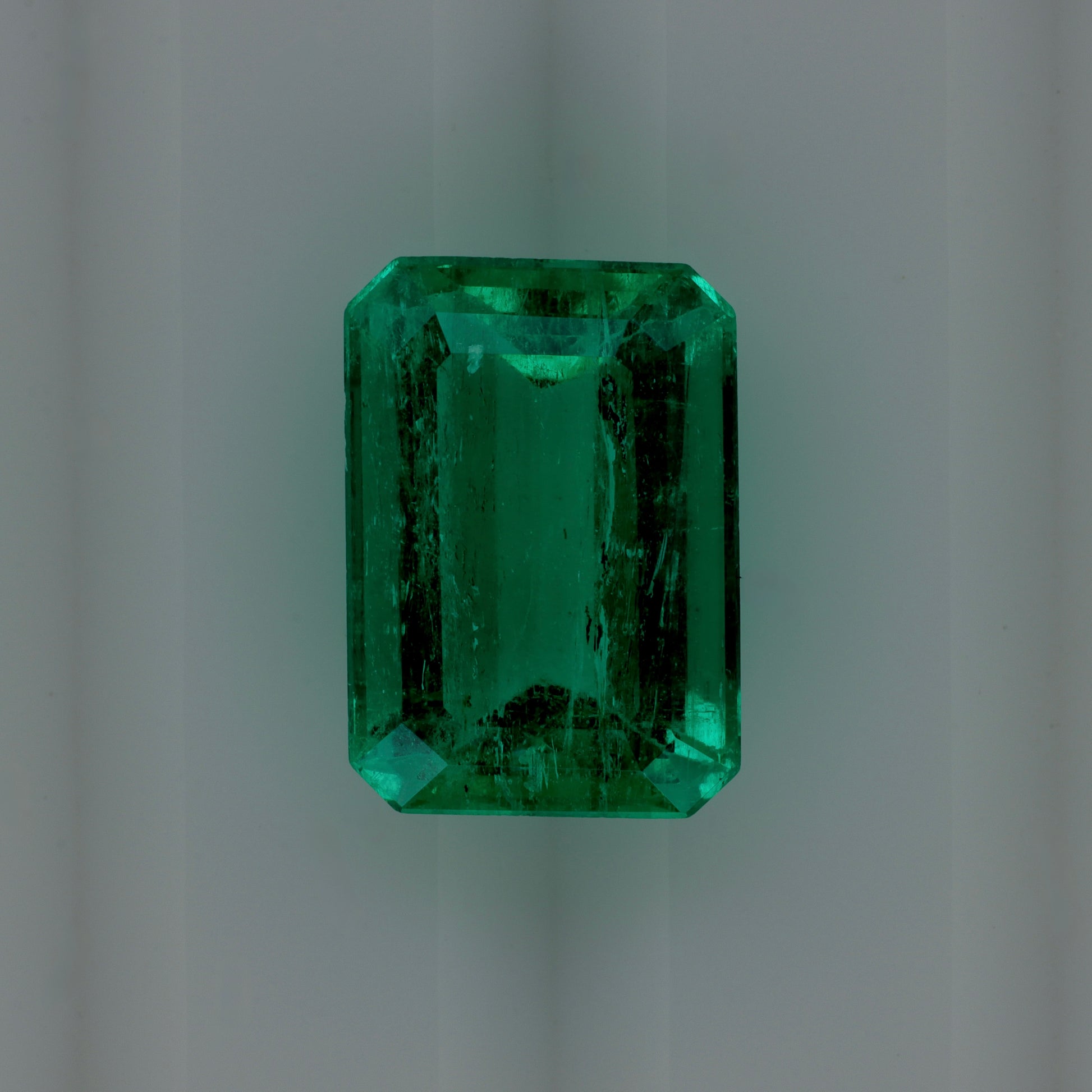 Emerald Fleur de Luce Solitaire in 18k Yellow Gold 2